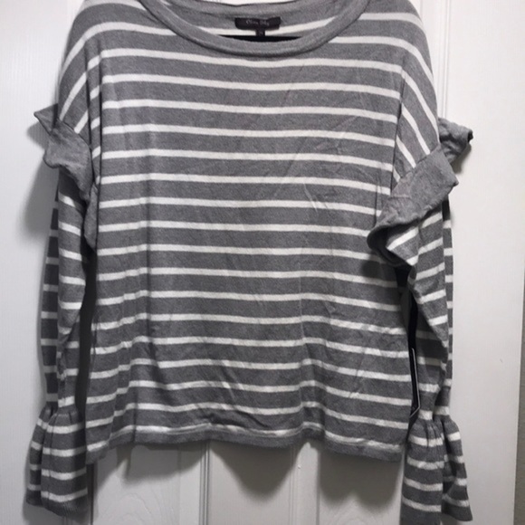 Olivia Sky Women’s gray stripe ruffle sweater, size XL. - Picture 4 of 6